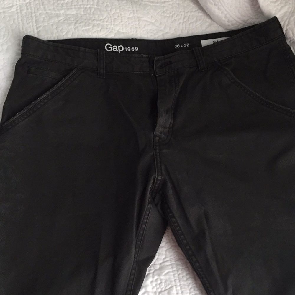 Men’s GAP chinos